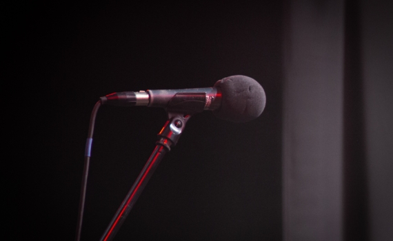 От тихони в уголке к звезде у микрофона: хобби, которые дарят уверенность без психотерапии