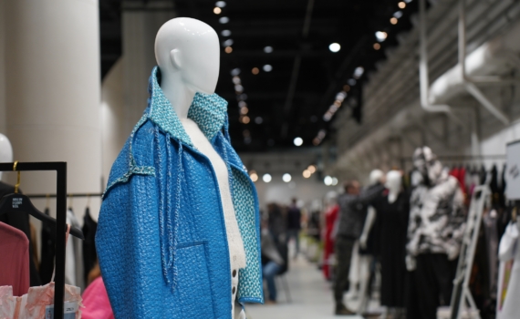 Модный хамелеон 2026: куртка, которая умеет быть разной — подходит к любой одежде Модный хамелеон 2026: куртка, которая умеет быть разной — подходит к любой одежде